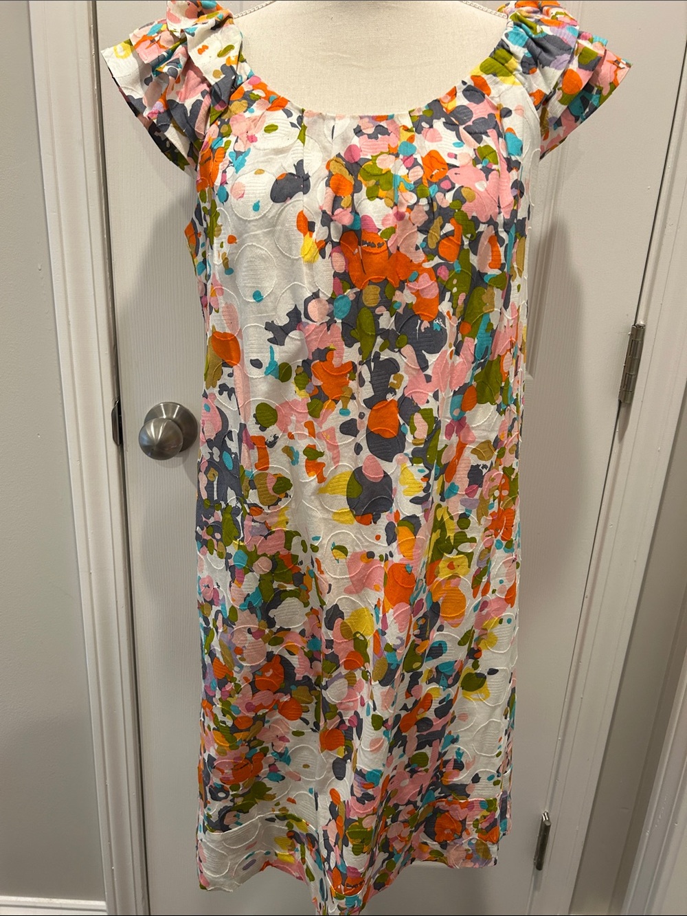 Size Perceptions White Floral Print Casual Shift Dress with Multi-Color Blossoms